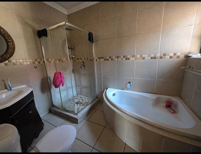 3 BEDROOM HOUSE FOR SALE IN VANDERBIJLPARK SE 6